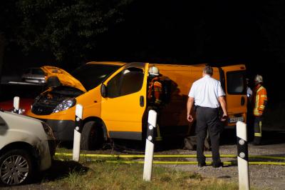 Zwei PKWs geraten in Brand - Polizei geht von Brandstiftung aus - Mundelsheim